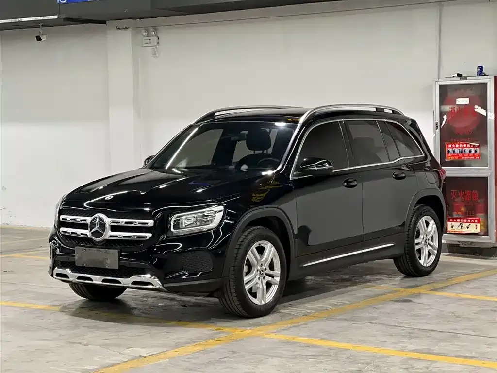 Mercedes-Benz GLB — фото 1