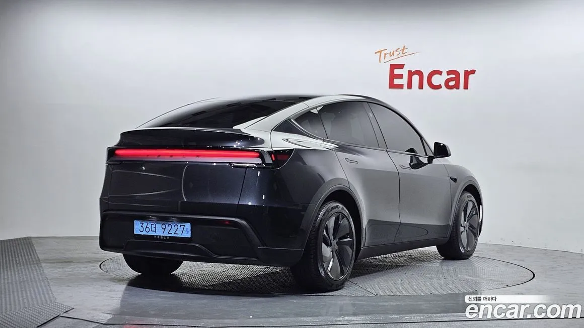 Tesla Model Y — фото 2