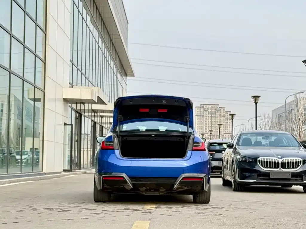 BMW i3 — фото 9