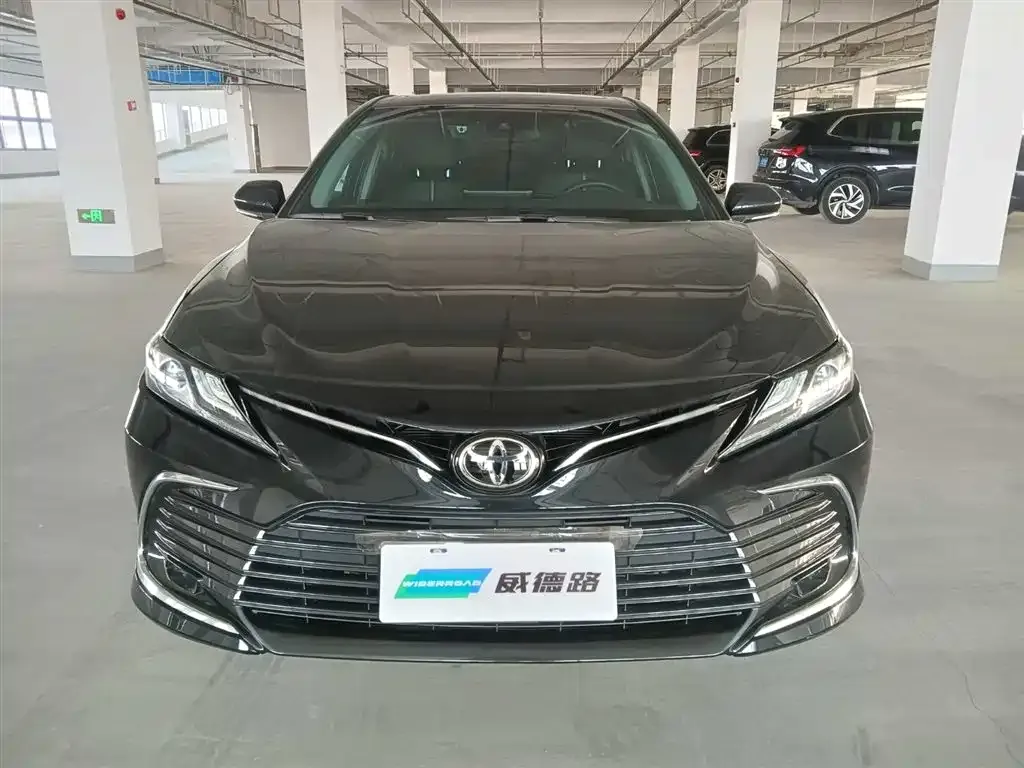 Toyota Camry — фото 7