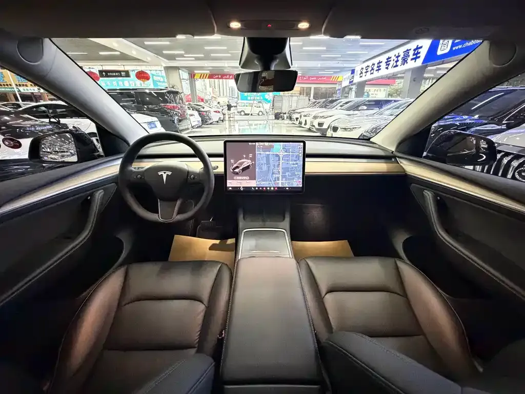 Tesla Model Y — фото 5