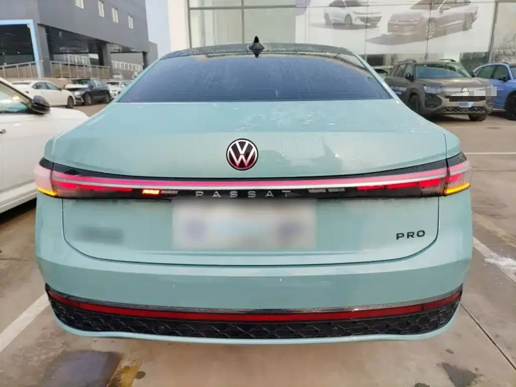 Volkswagen Passat — фото 8