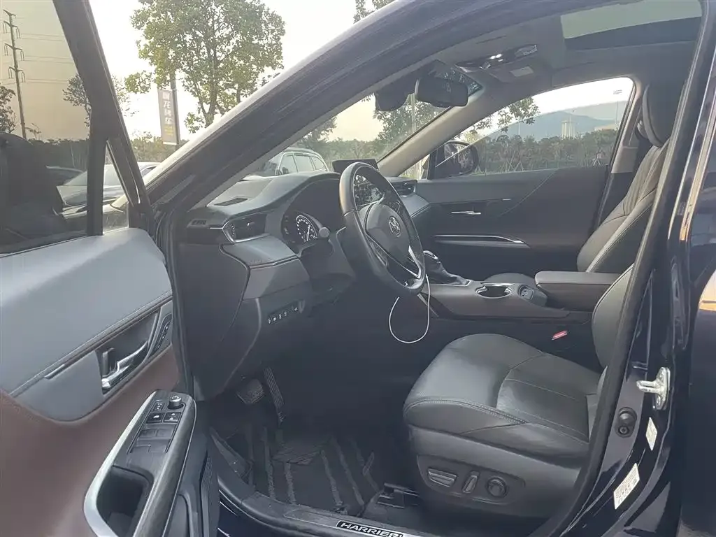 Toyota Harrier — фото 6