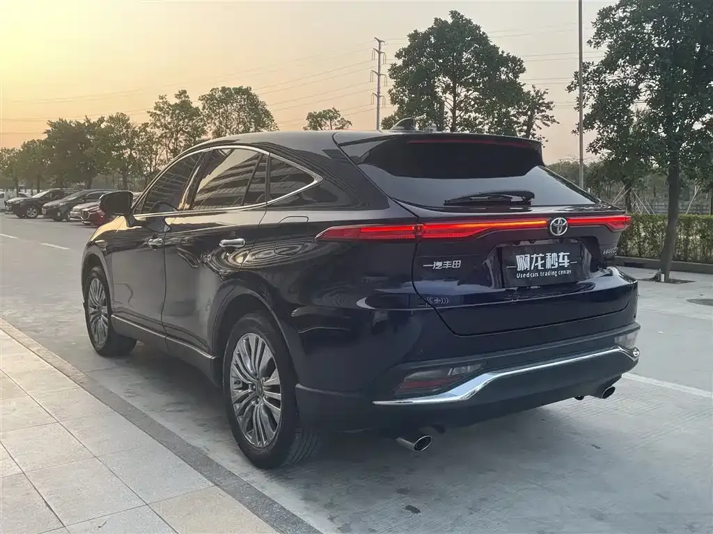 Toyota Harrier — фото 8