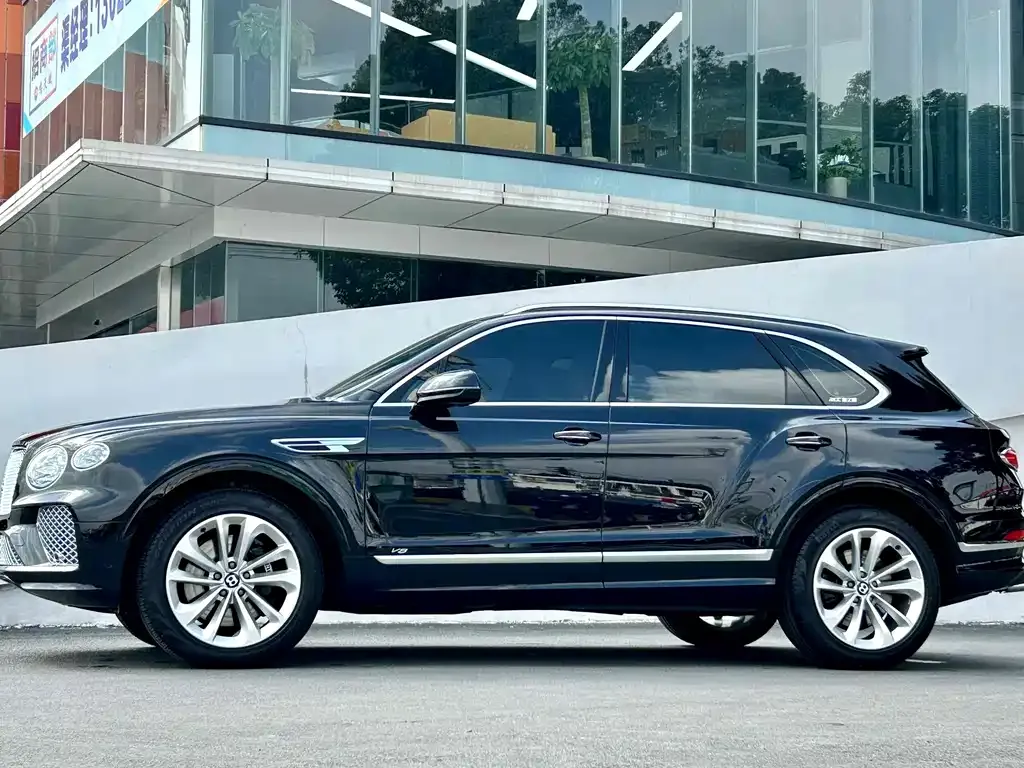 Bentley Bentayga — фото 10