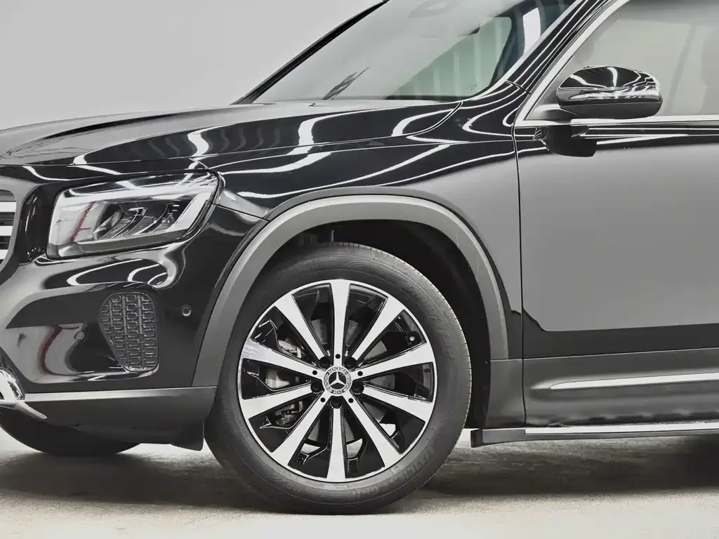 Mercedes-Benz GLB — фото 7