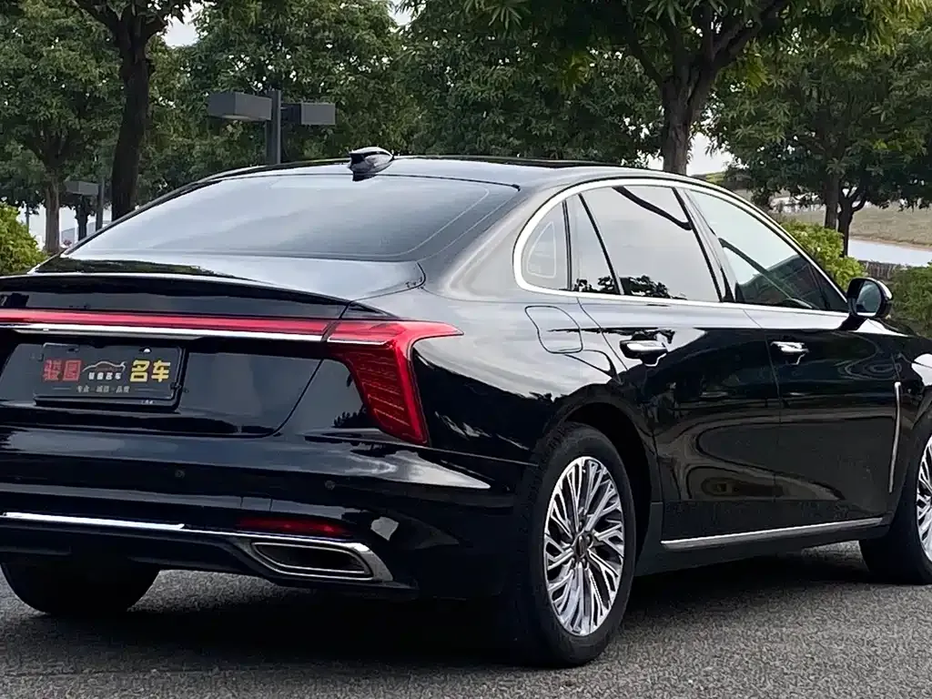 Hongqi H5 — фото 6