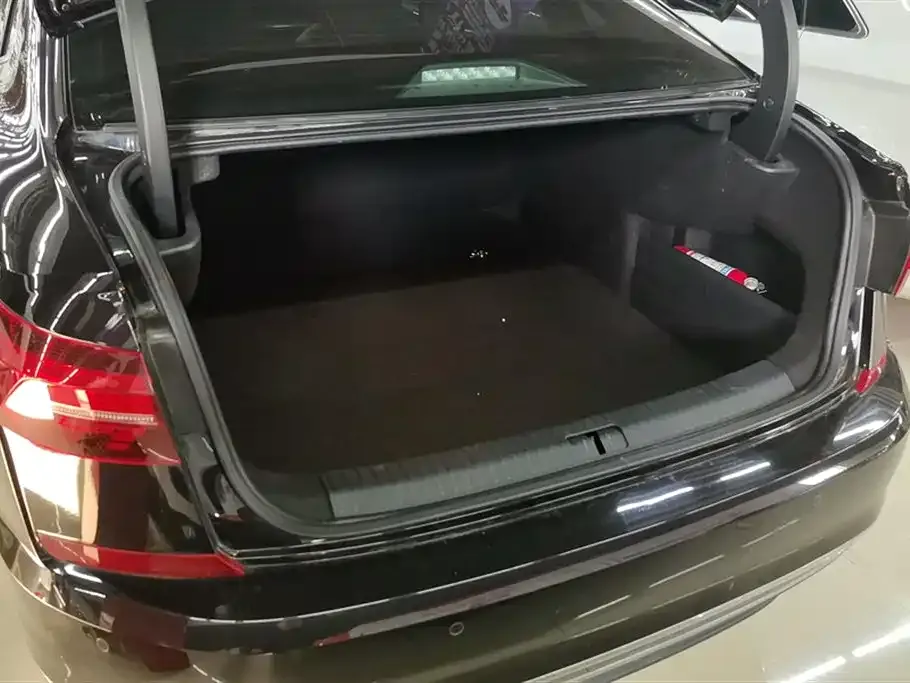 Volkswagen Passat — фото 9