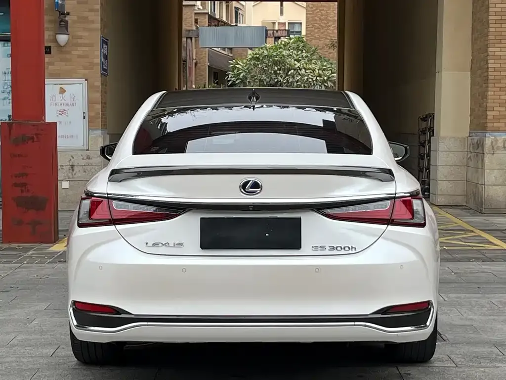 Lexus ES — фото 3