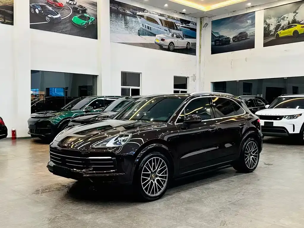 Porsche Cayenne — фото 1