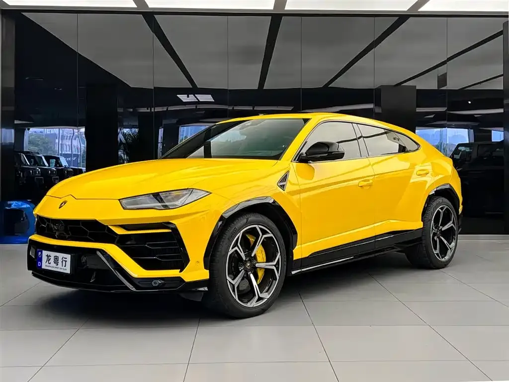 Lamborghini Urus — фото 1