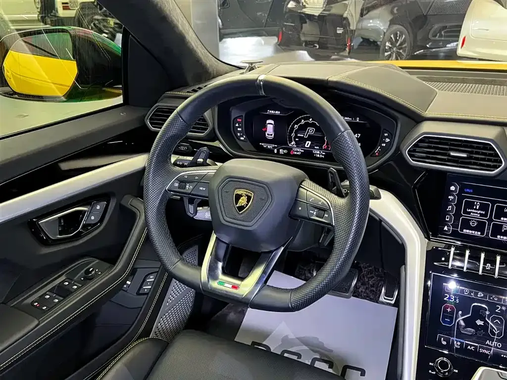 Lamborghini Urus — фото 9