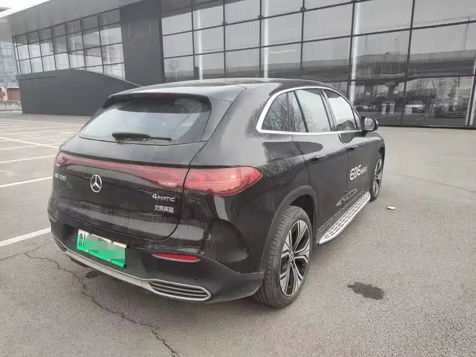 Mercedes-Benz EQE SUV — фото 10