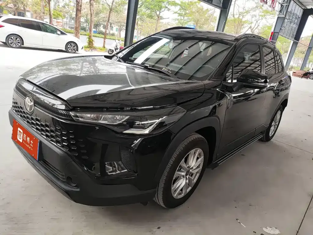 Toyota Corolla Cross — фото 1