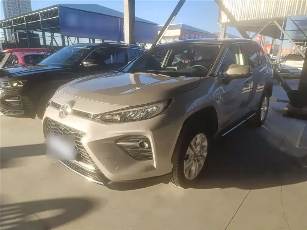 Toyota Wildlander — фото 10