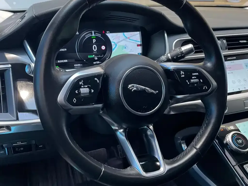 Jaguar I-PACE — фото 8