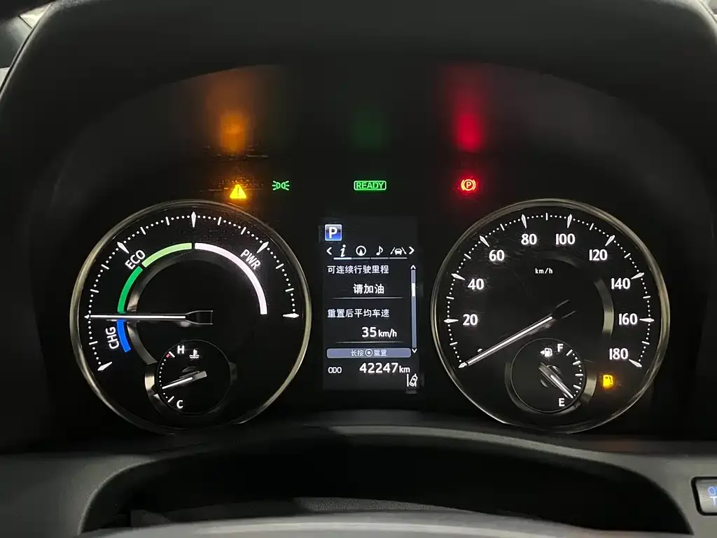 Toyota Alphard — фото 4