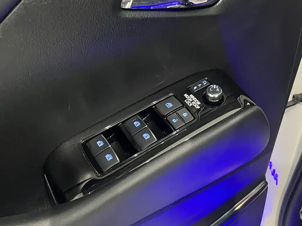 Toyota Alphard — фото 5