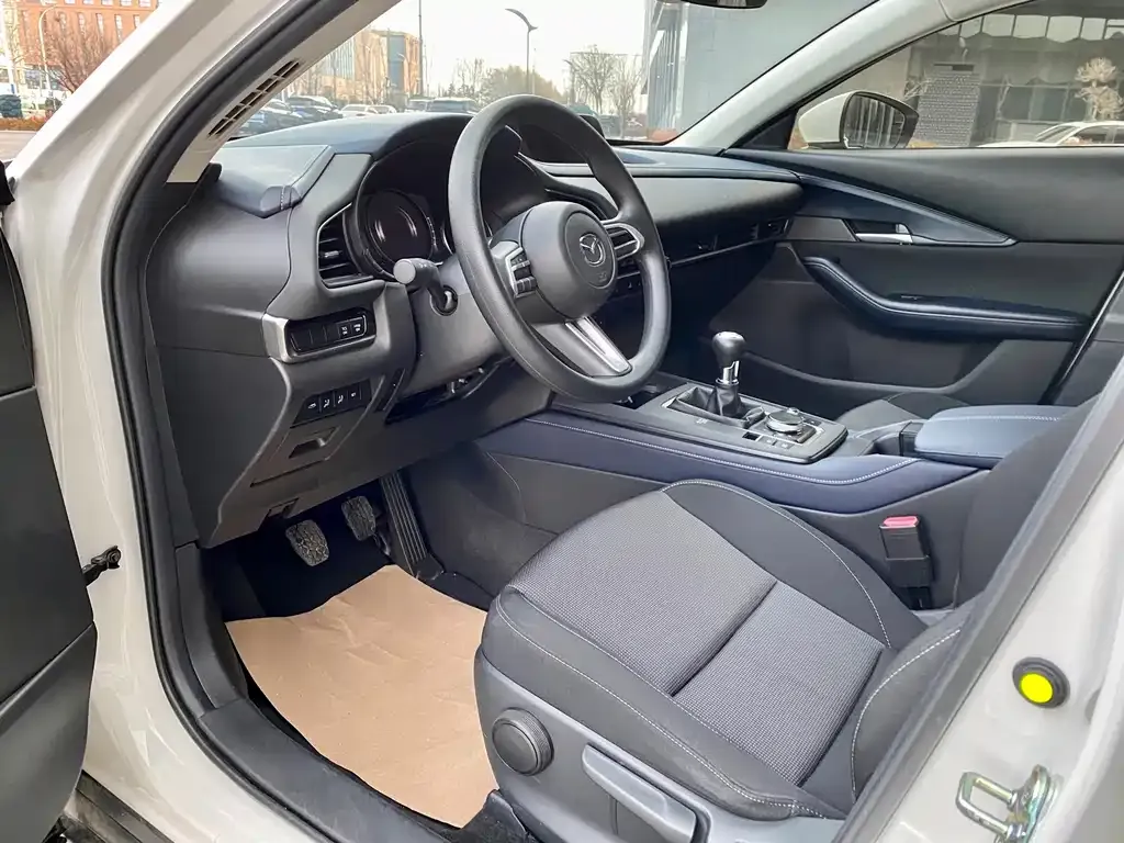 Mazda CX-30 — фото 2