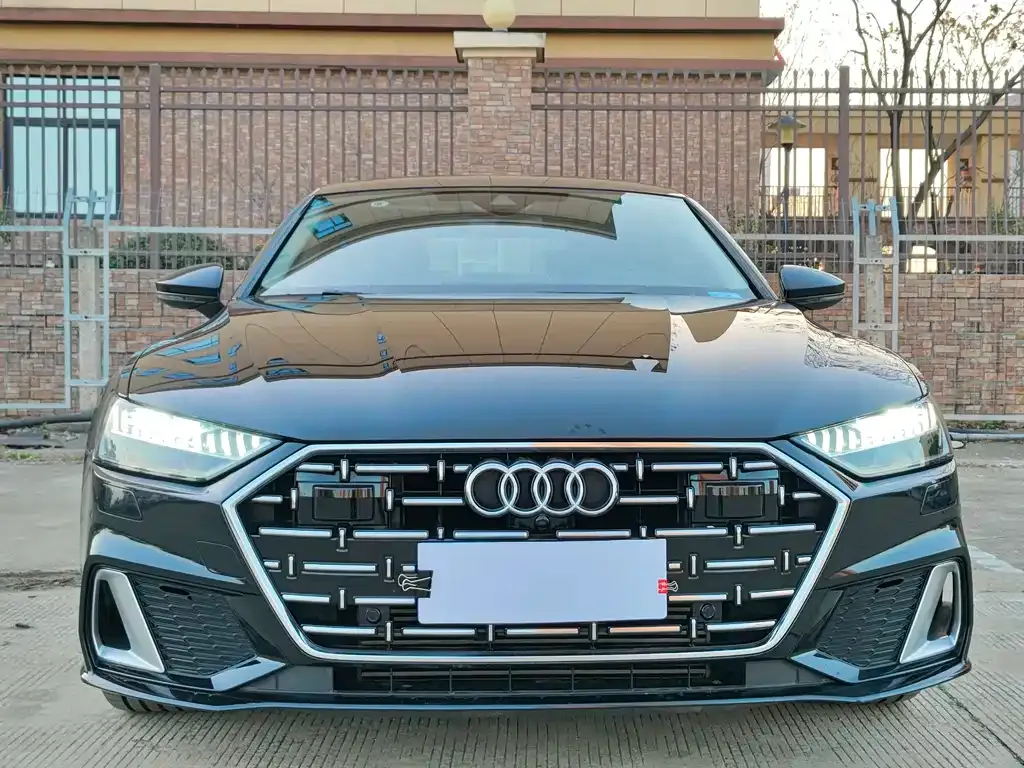 Audi A7L — фото 10