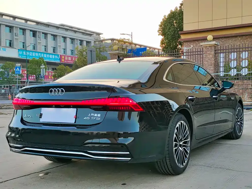 Audi A7L — фото 3