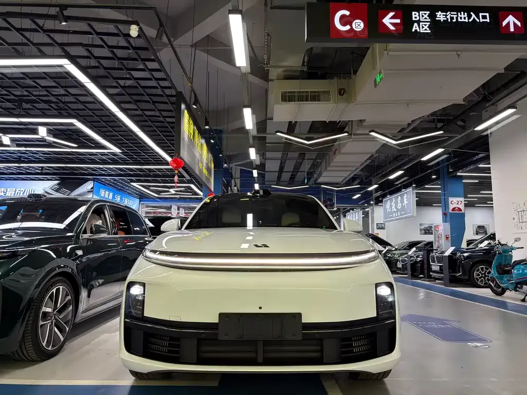 Li Auto L7 — фото 5