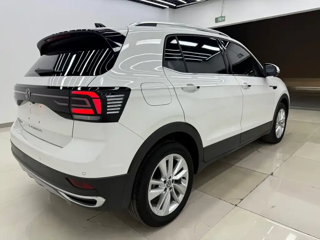 Volkswagen T-Cross — фото 10