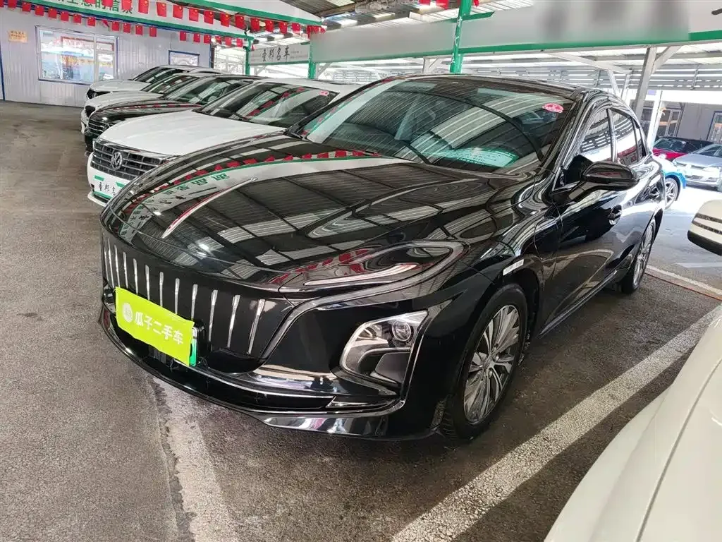 Hongqi E-QM5 — фото 1