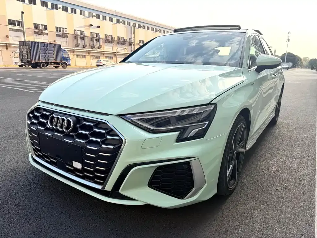 Audi A3 — фото 1