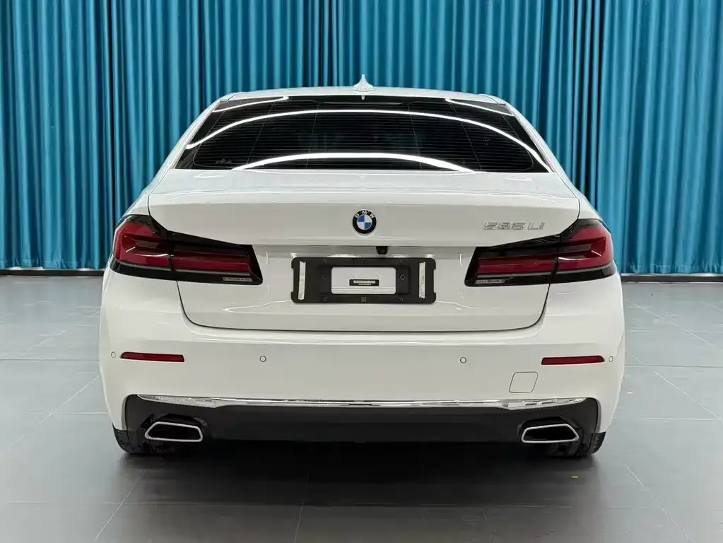 BMW 5 Series — фото 4