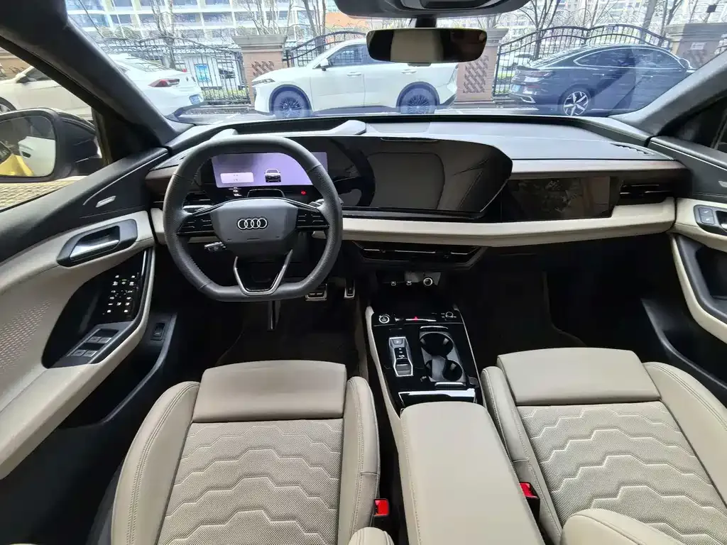 Audi Q6L Sportback e-tron — фото 8