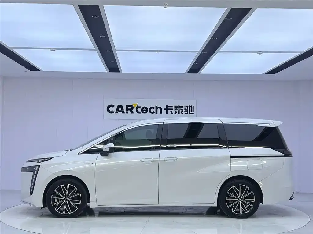 GAC Motor E8 Hybrid — фото 6
