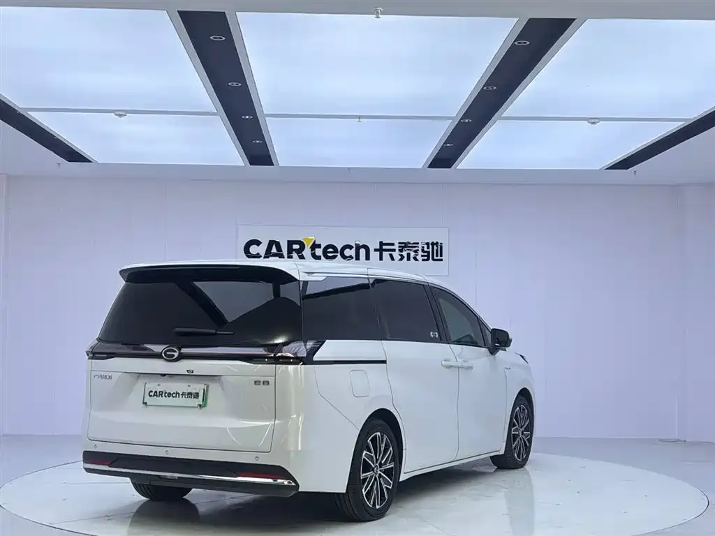 GAC Motor E8 Hybrid — фото 3
