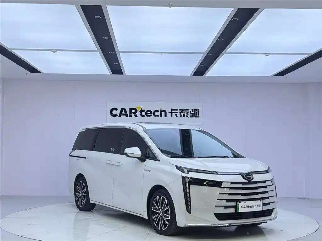 GAC Motor E8 Hybrid — фото 2