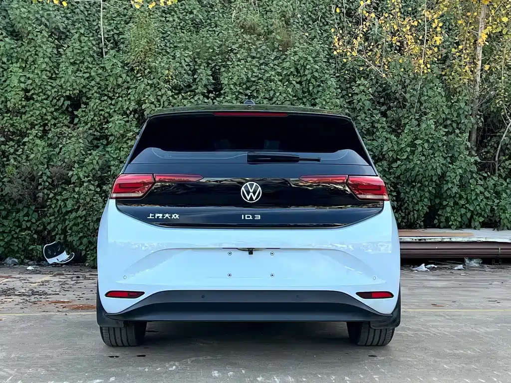 Volkswagen ID.3 — фото 9