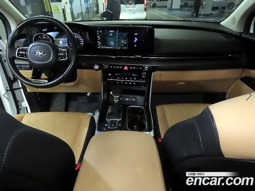 Kia Carnival — фото 10