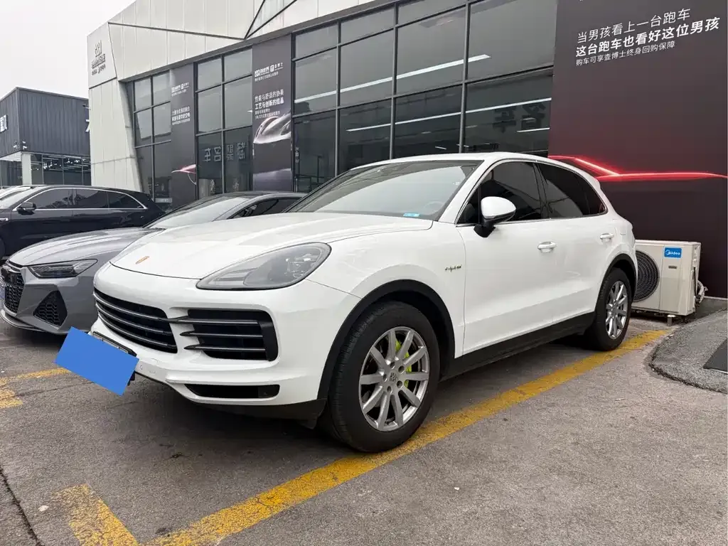 Porsche Cayenne Hybrid — фото 1