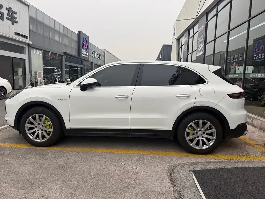 Porsche Cayenne Hybrid — фото 6