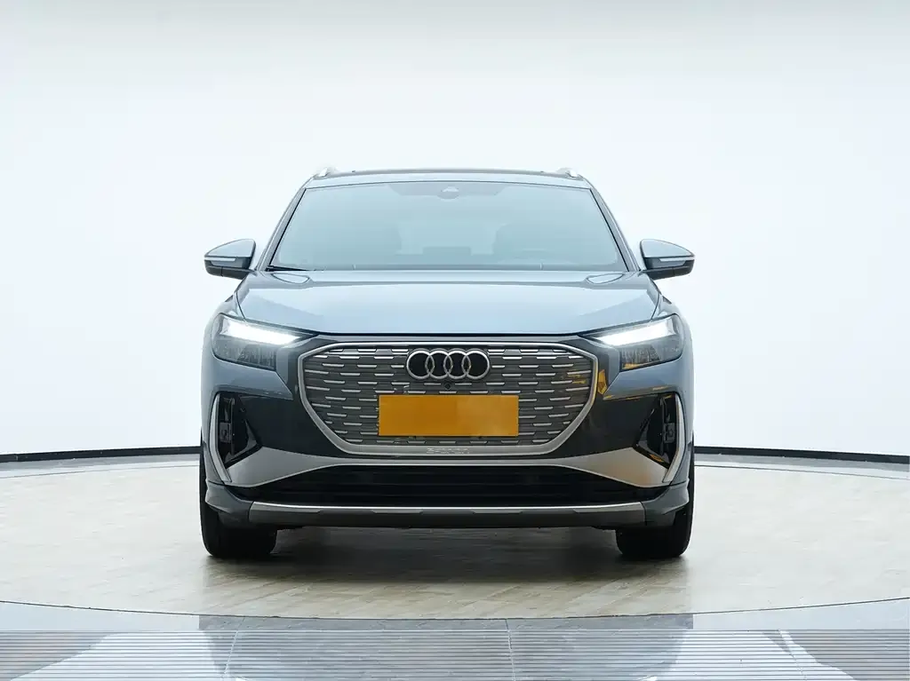 Audi Q4 e-tron — фото 6