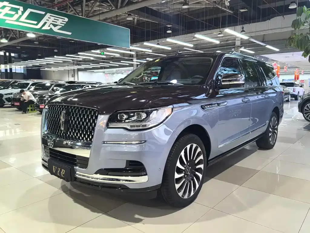 Lincoln Navigator One — фото 1