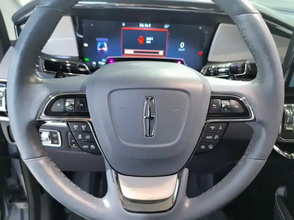 Lincoln Navigator One — фото 10
