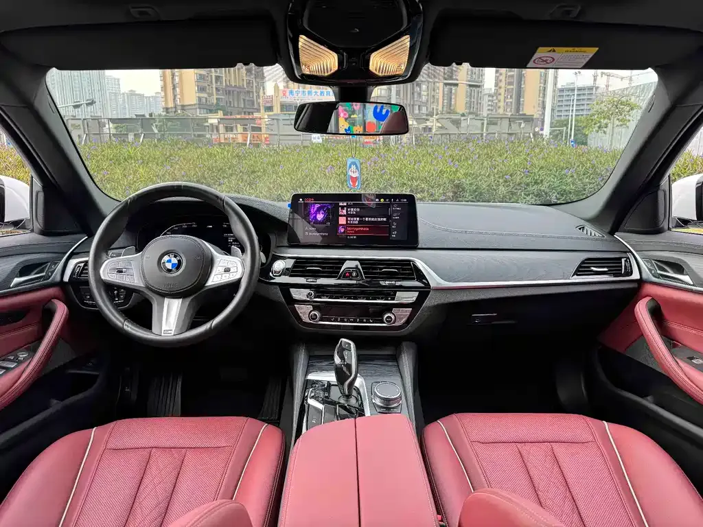 BMW 5 Series — фото 5
