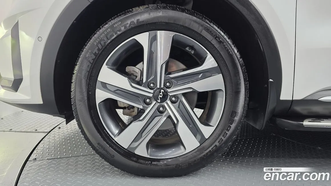 Kia Sorento — фото 8