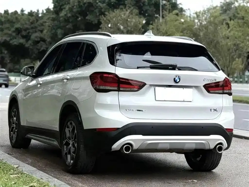BMW X1 — фото 8
