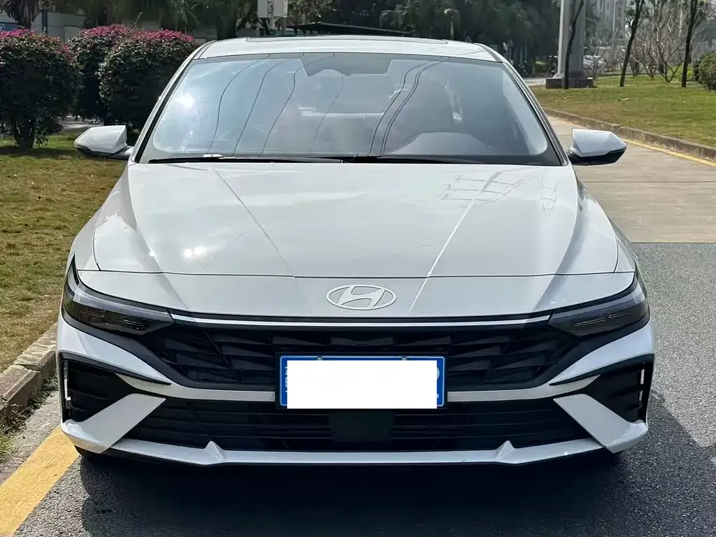 Hyundai Elantra — фото 6