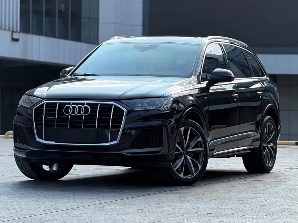 Audi Q7 — фото 1