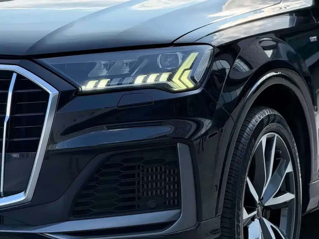 Audi Q7 — фото 2