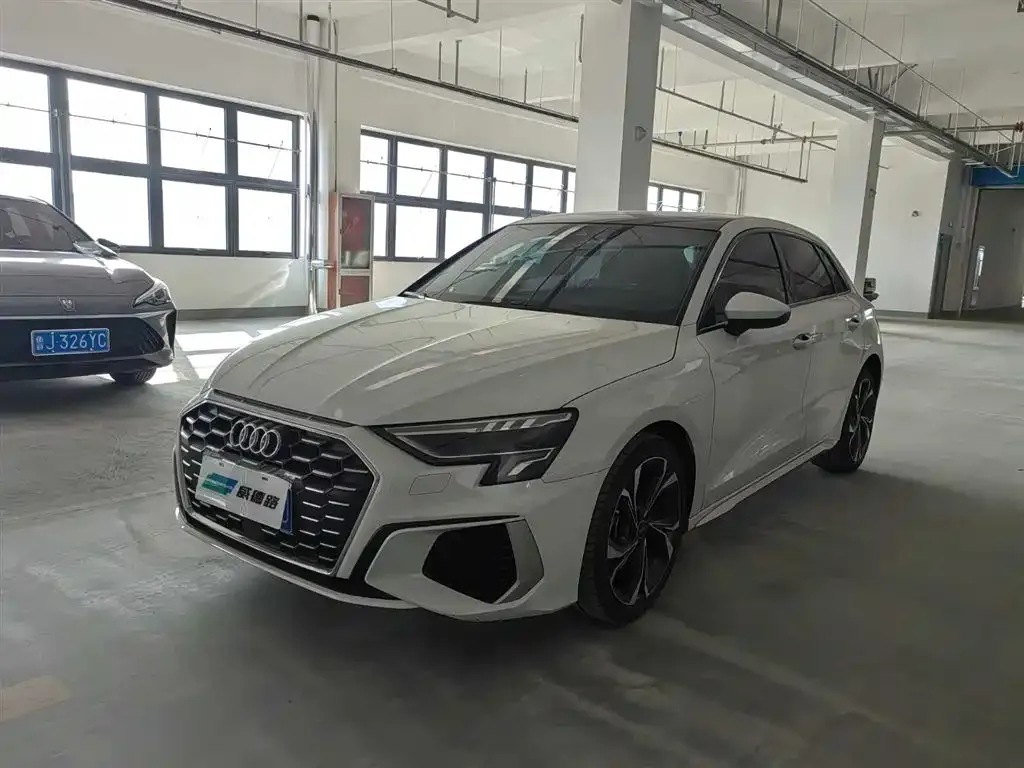 Audi A3 — фото 1