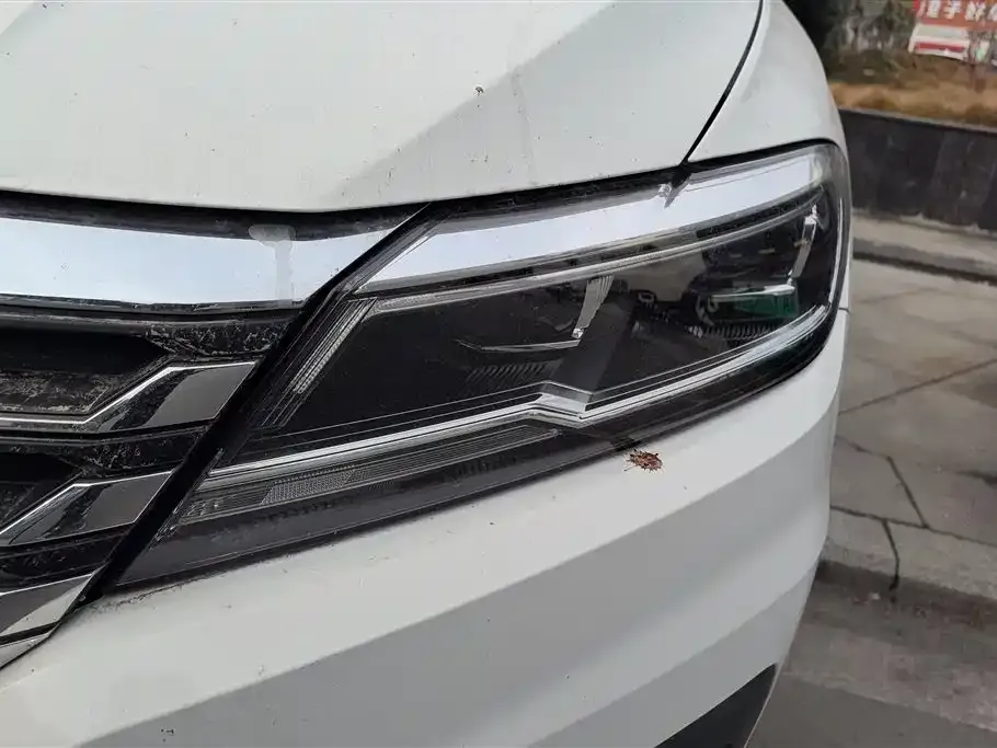 Volkswagen Lavida — фото 3