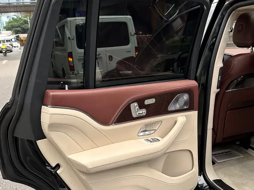 Mercedes-Benz GLS — фото 3